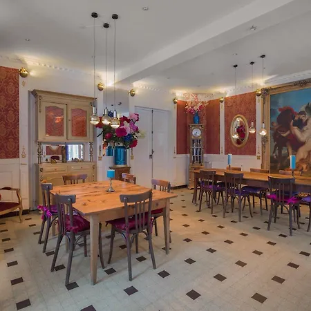 Alojamento de Acomodação e Pequeno-almoço Petit Château Laborde