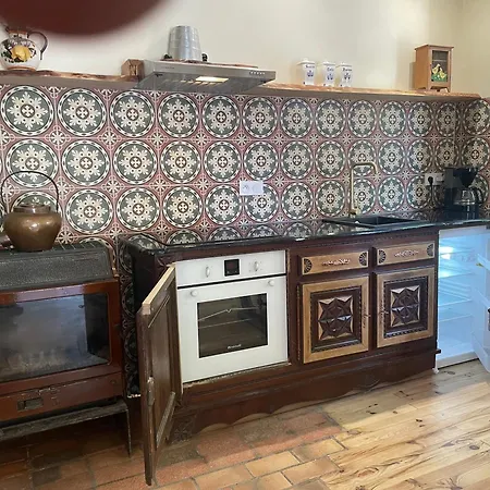 Petit Chateau Bed & Breakfast Laborde