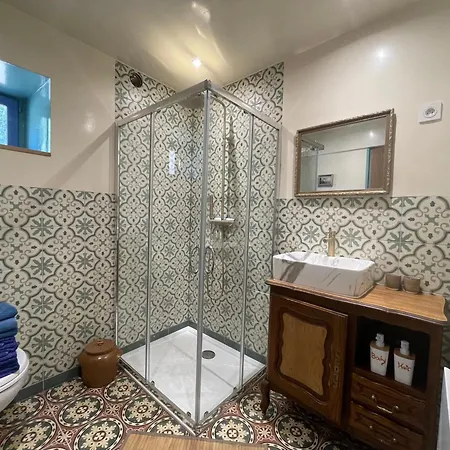 Oda ve Kahvaltı Petit Chateau 4*