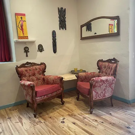 Bed & Breakfast Petit Chateau *