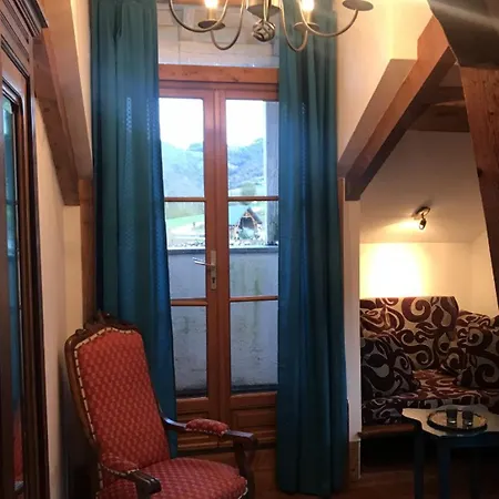 Petit Château Couette-café Laborde